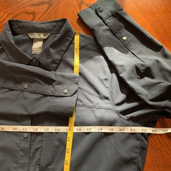 MOUNTAIN HARDWEAR  snap down long sleeve top mix media zippered pockets - Picture 7 of 11